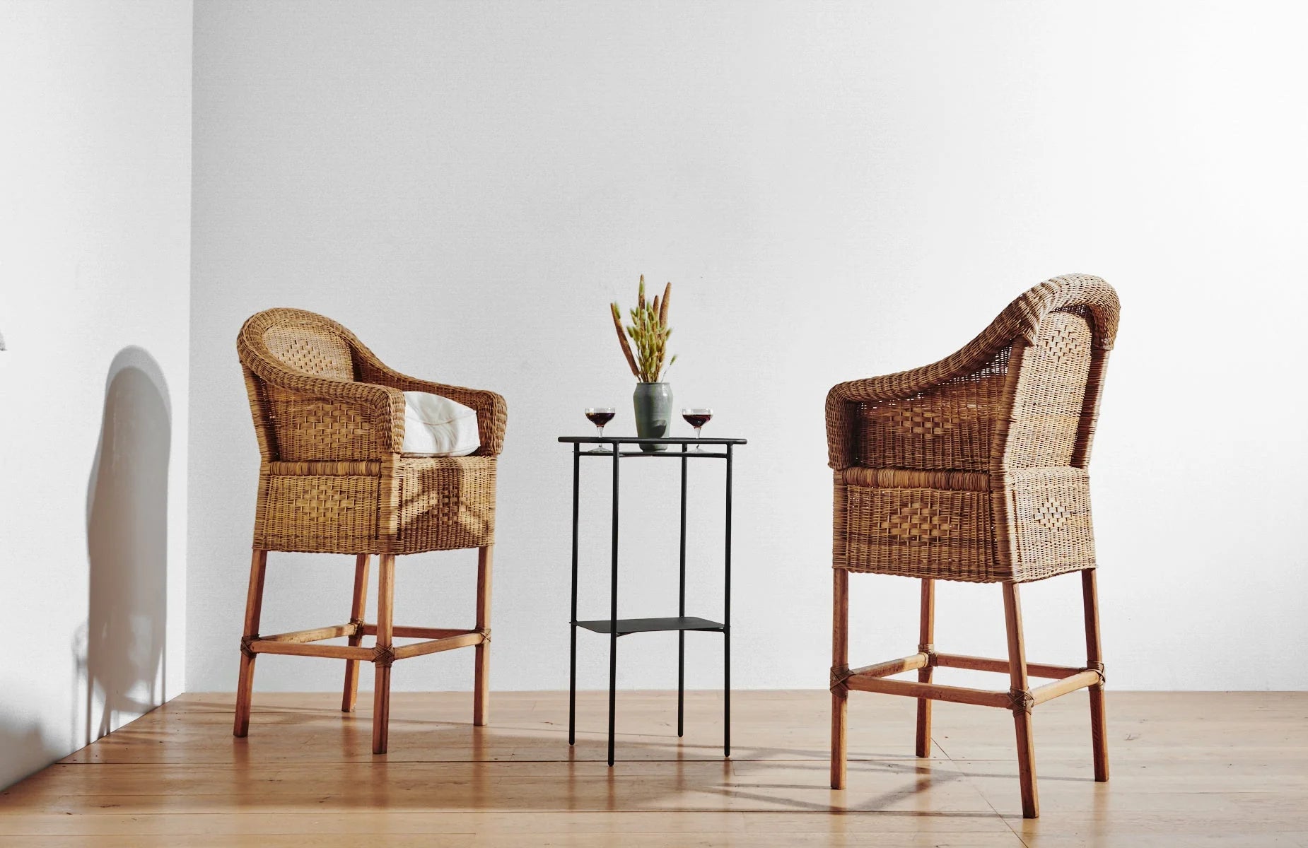 Classic Malawi Bar Stool with arms and cushion