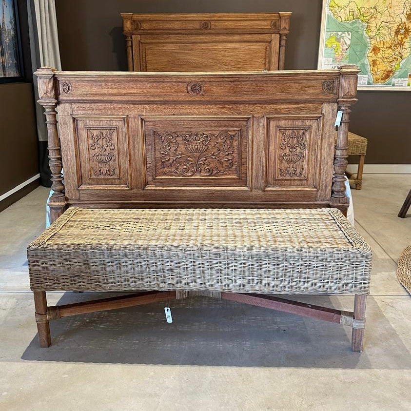 Classic bench