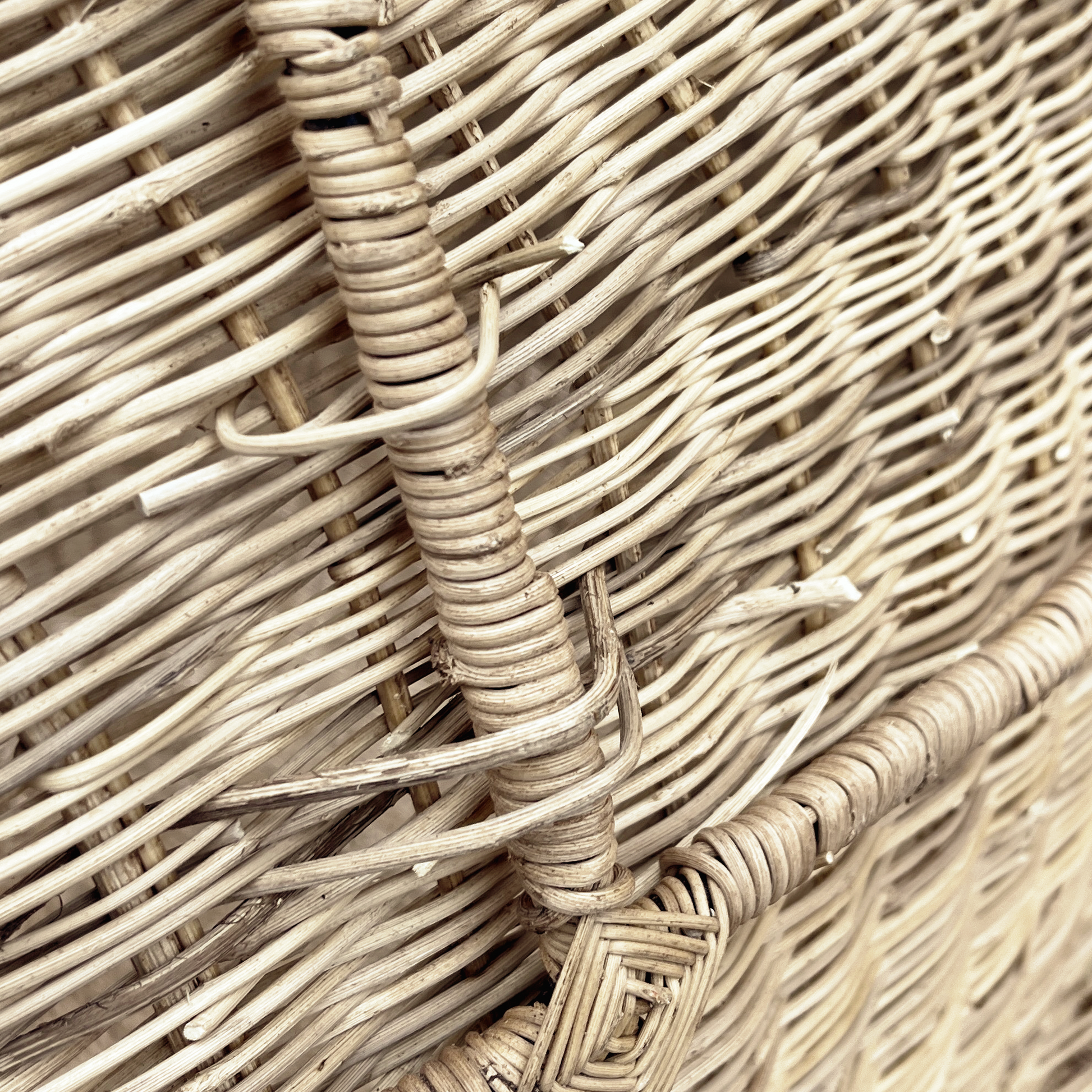 Malawi cane egg chair - Transform your garden or patio into a peaceful retreat