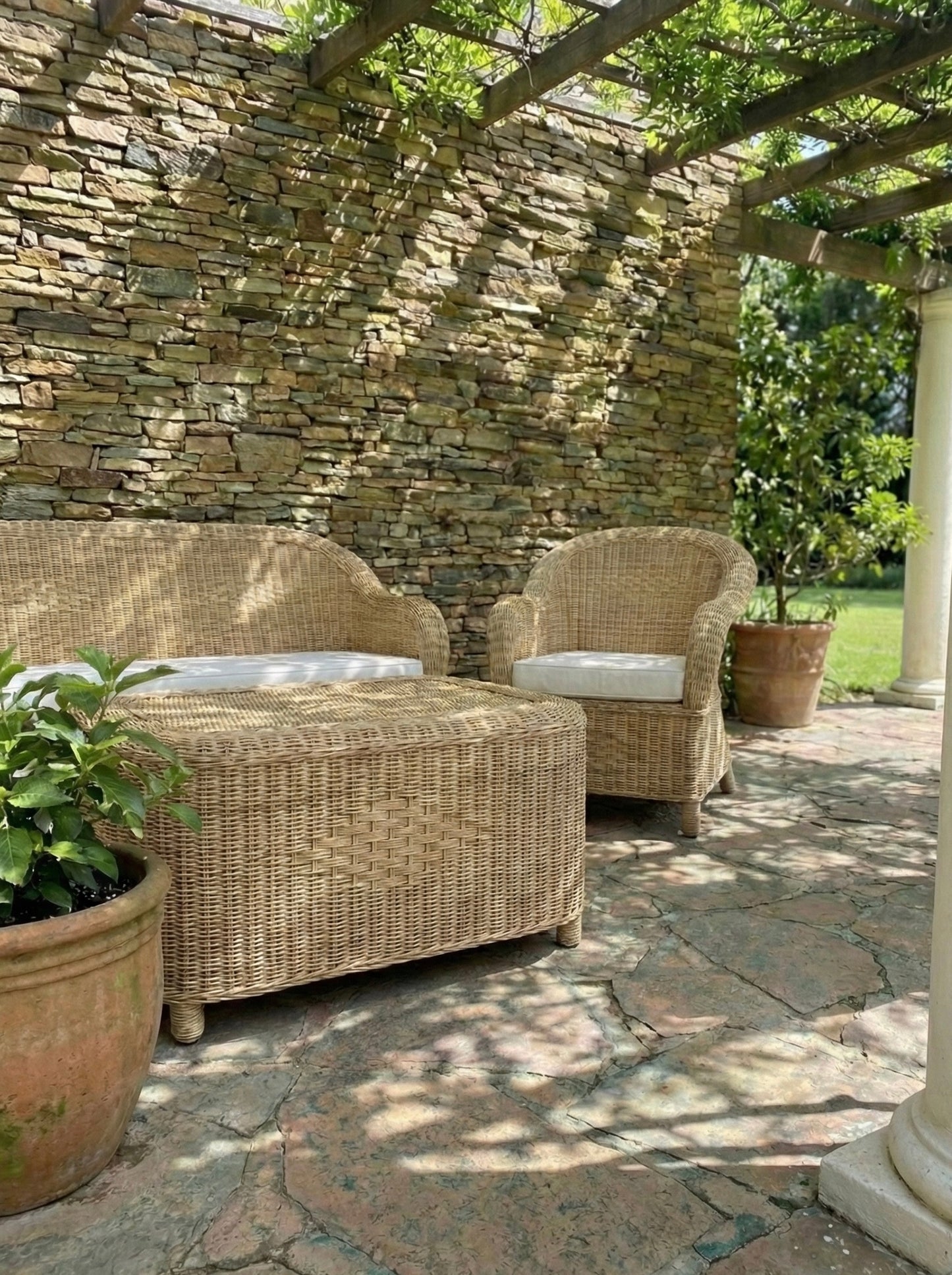 Rounded Rectangular Coffee Table